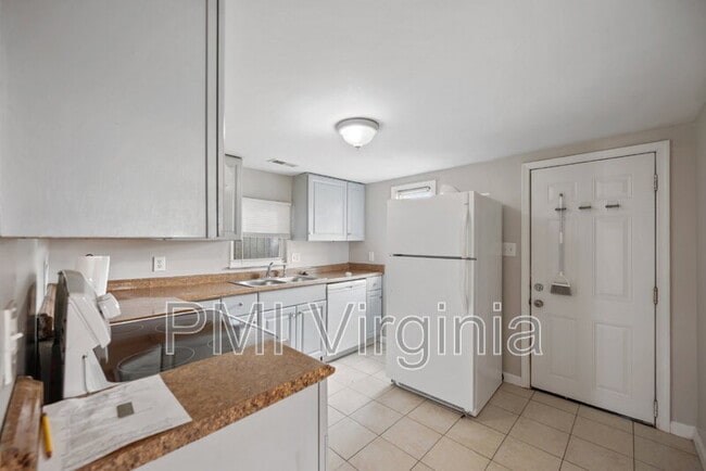 Building Photo - 4217 Dunning Rd