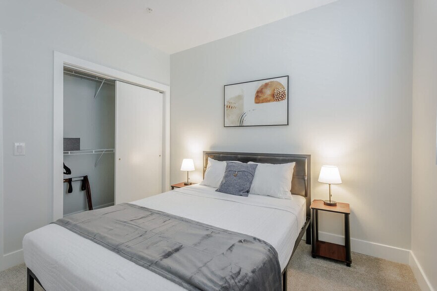 Building Photo - 228 Pike St