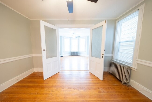 Building Photo - 128 Oak St