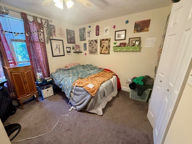 Building Photo - Eastside Home in Quiet Neighborhood