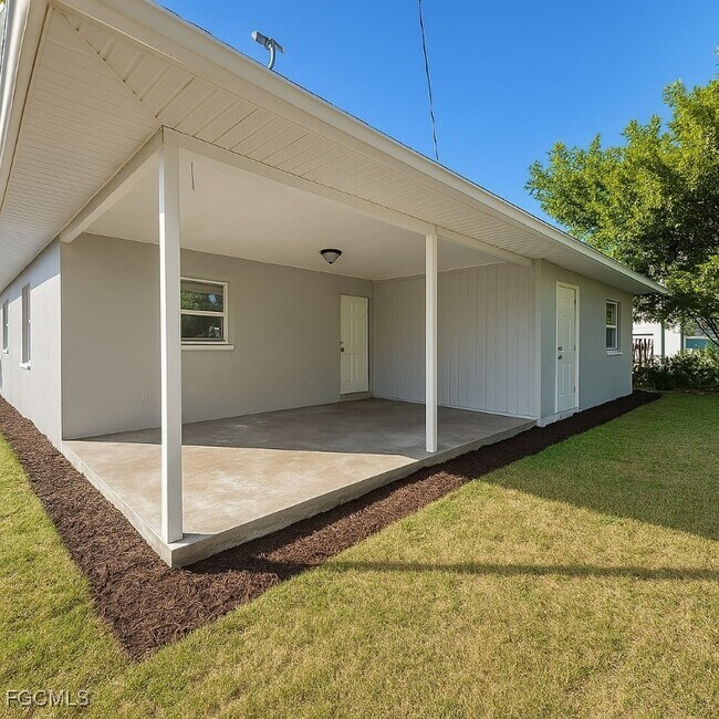 Building Photo - 5453 Eleventh Ave