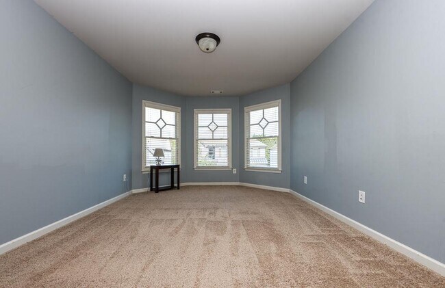 Building Photo - 4669 Sierra Creek Dr NE