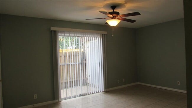 Building Photo - 2208 Mission Hill Dr