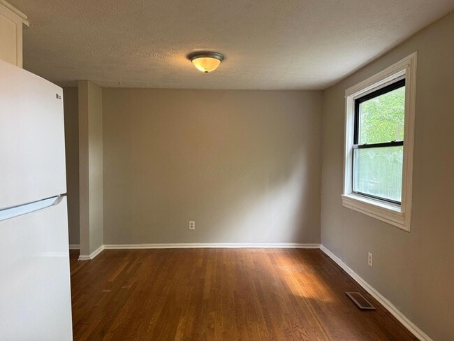 Building Photo - 2348 Warfield Dr