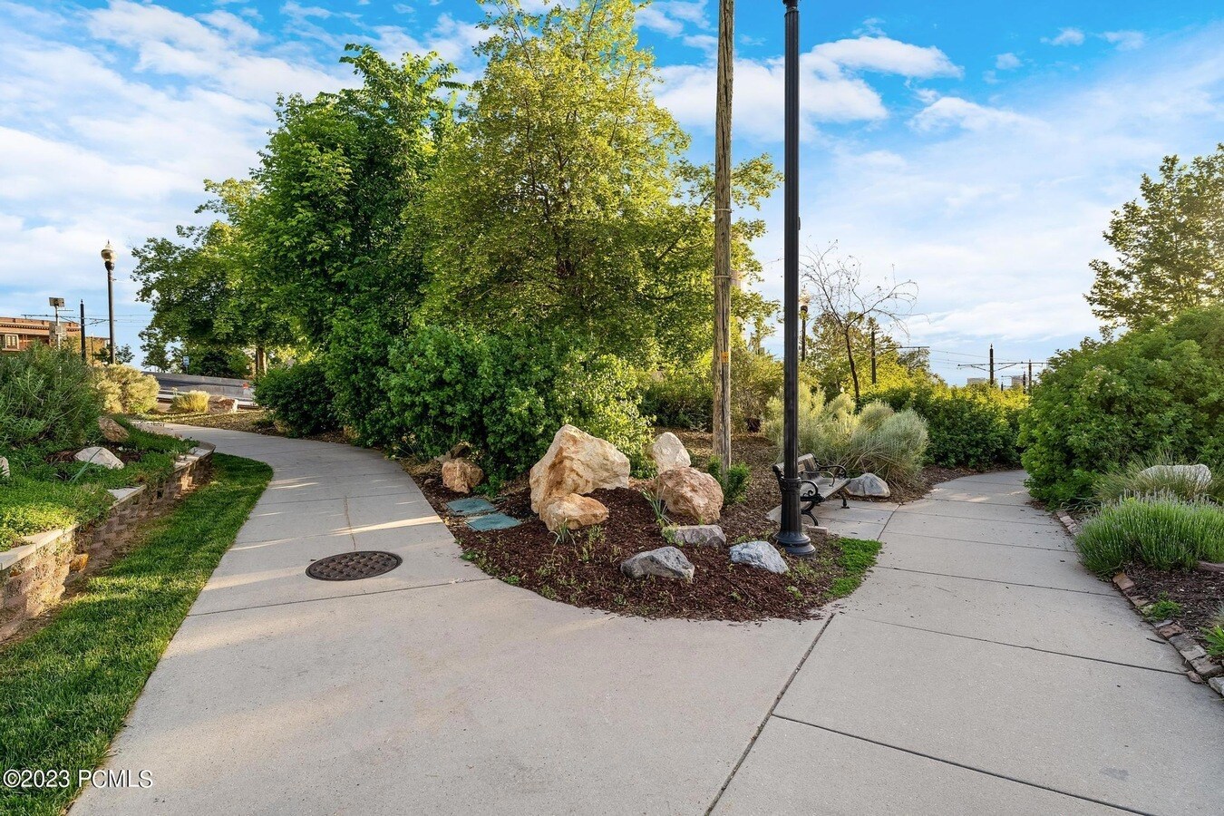 Building Photo - 425 S 1000 E