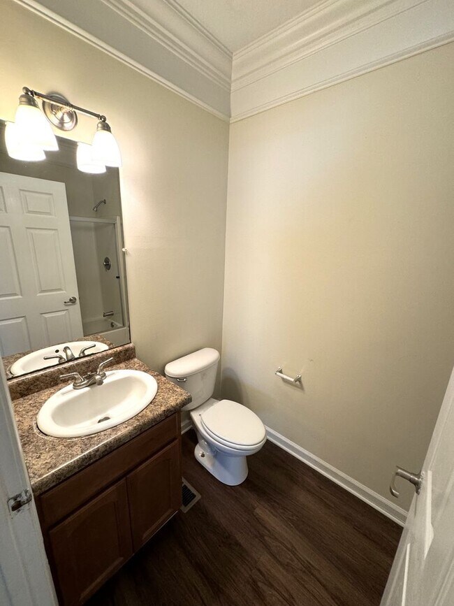 Building Photo - 4br House near Campus, Stadium, Downtown! - FALL 2026 Pre-Lease