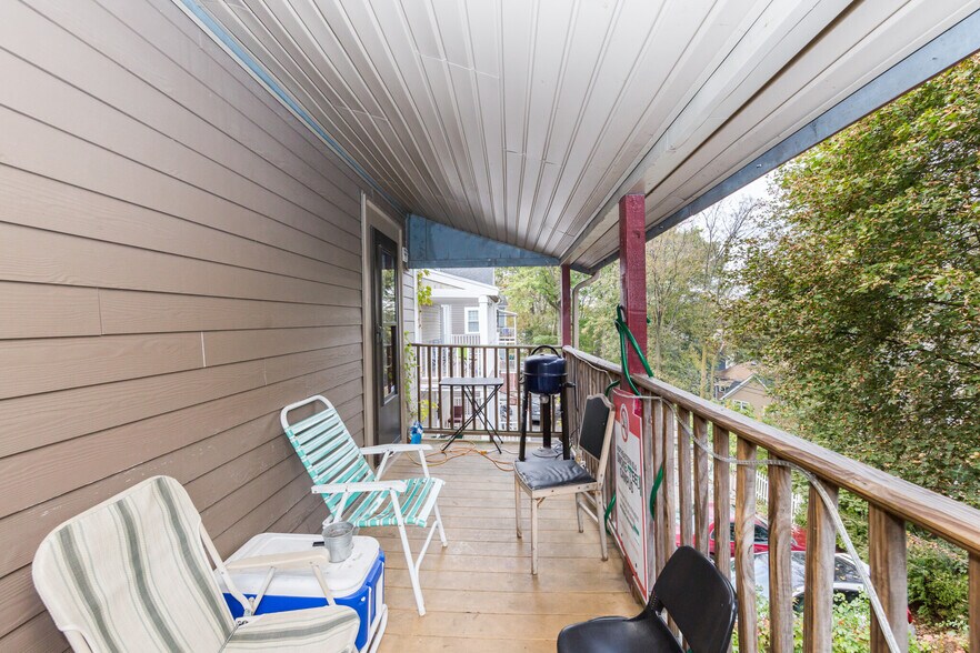 Building Photo - 196 Calumet St