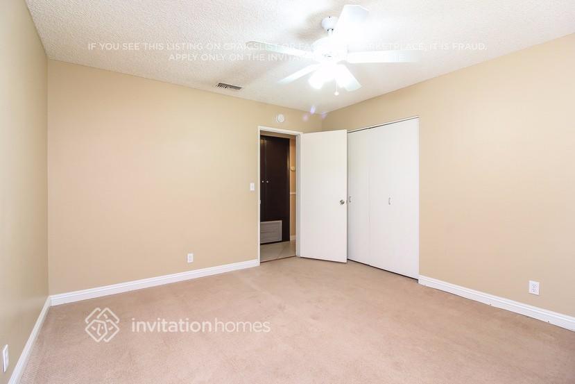 Building Photo - 41797 Royal Palm Dr