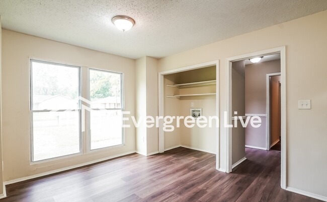 Building Photo - 3216 Capwood Curve