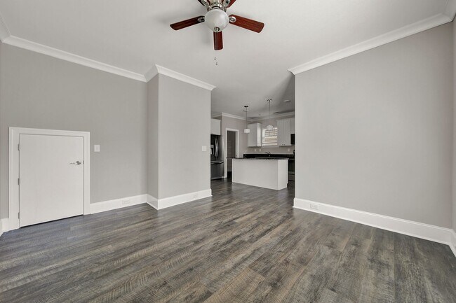 Building Photo - Two Story Cottage In Historic Waxhaw