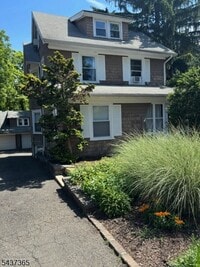 Building Photo - 9 Laurel Pl