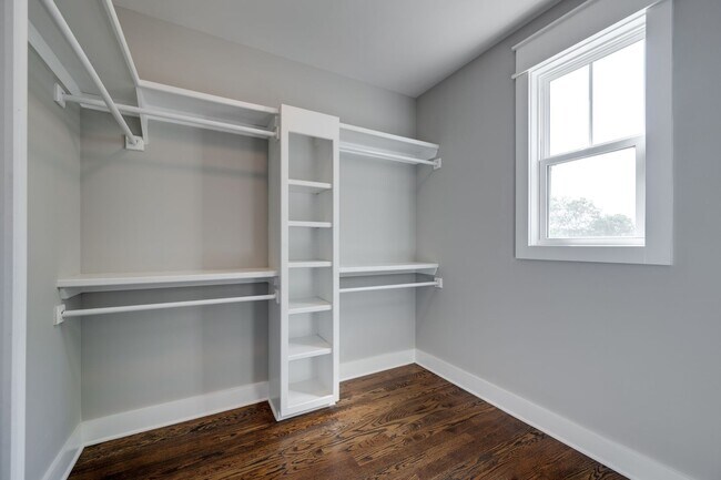 Building Photo - Beautiful 3-bed, 2.5-bath home offering 2,003 sq ft in the heart of East Nashville