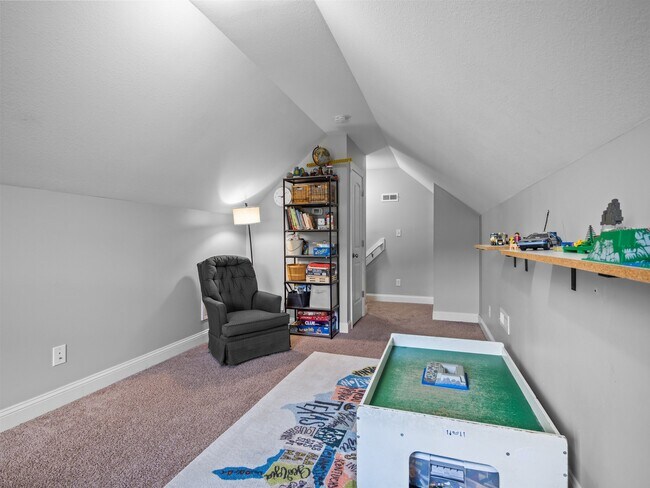 Building Photo - 239 Sailor St