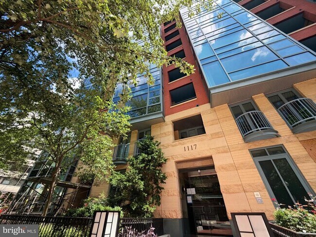 Building Photo - 1117 10th St NW