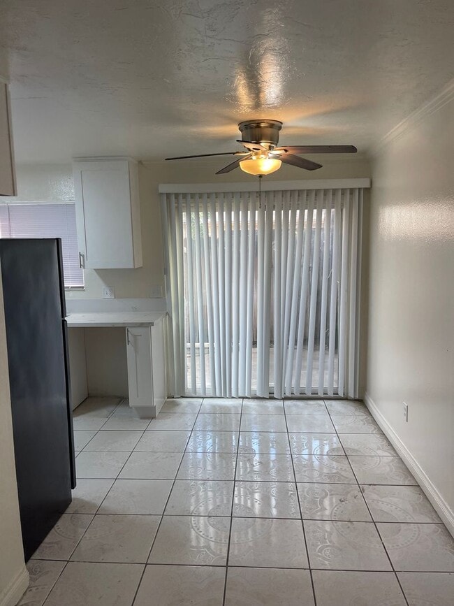 Building Photo - 2-bedroom, 1.5-bath townhouse in El Cajon