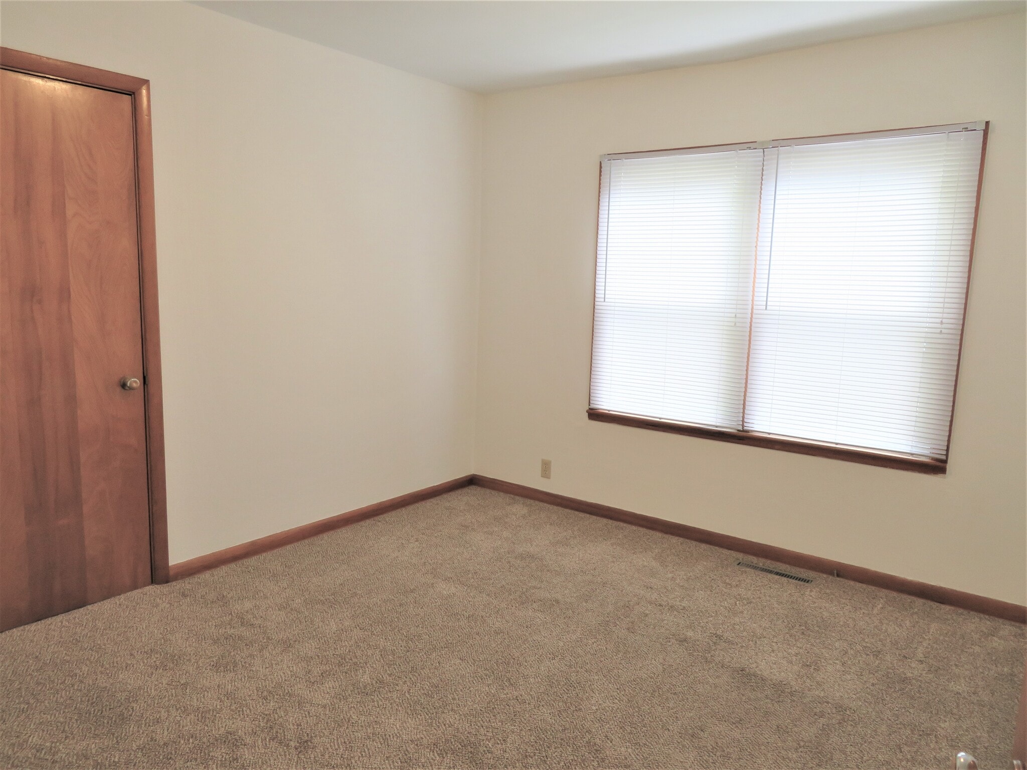 Building Photo - 2317 S Henry St