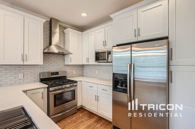 Building Photo - 712 Gardenside Cir SE