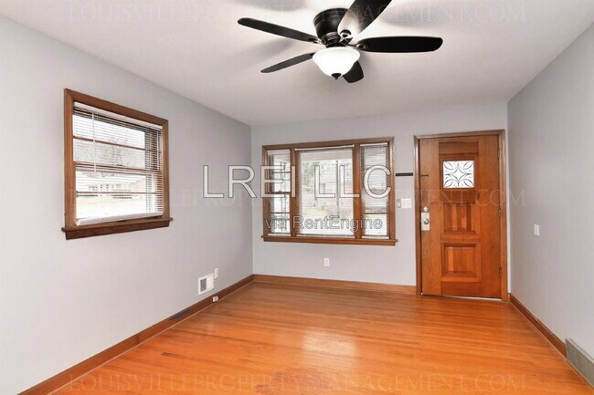 Building Photo - 818 Iroquois Ave
