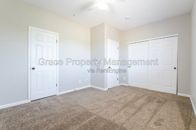 Building Photo - 9727 Cherry Ln