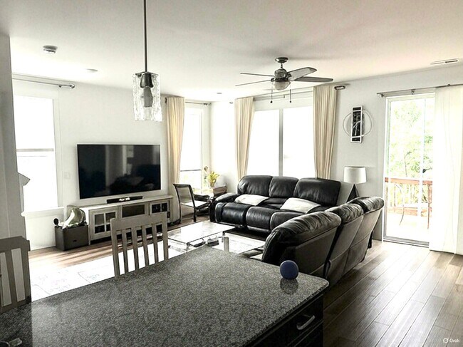 Building Photo - 1140 Kiernan Grove Ln