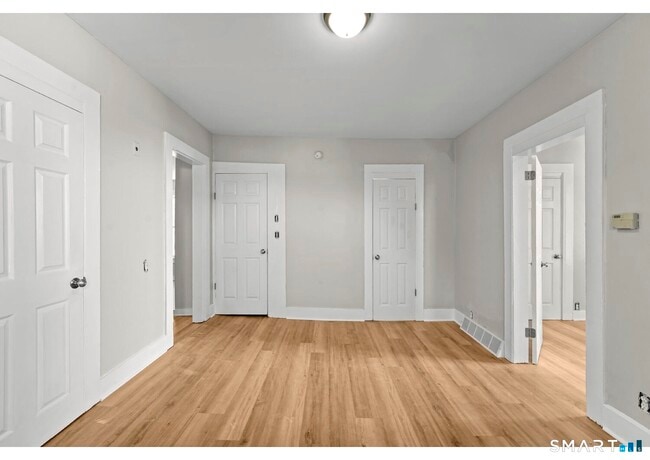 Building Photo - 45 New St