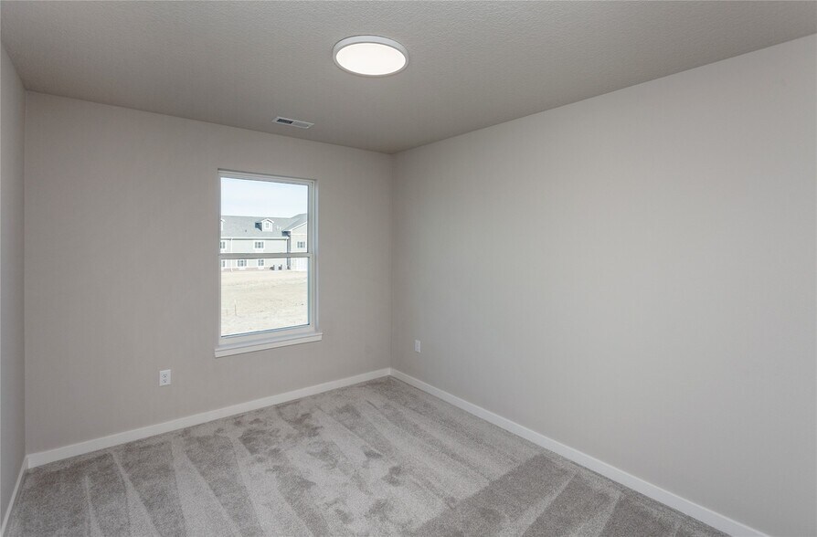 Building Photo - 6129 Tungsten Dr