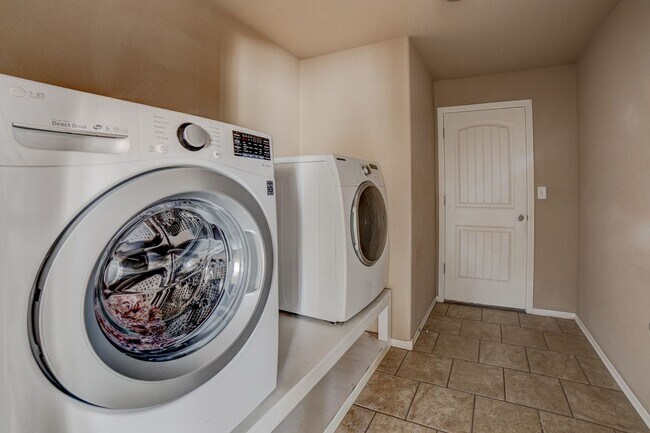 Building Photo - 3 Bed | 2 Bath in Owasso!