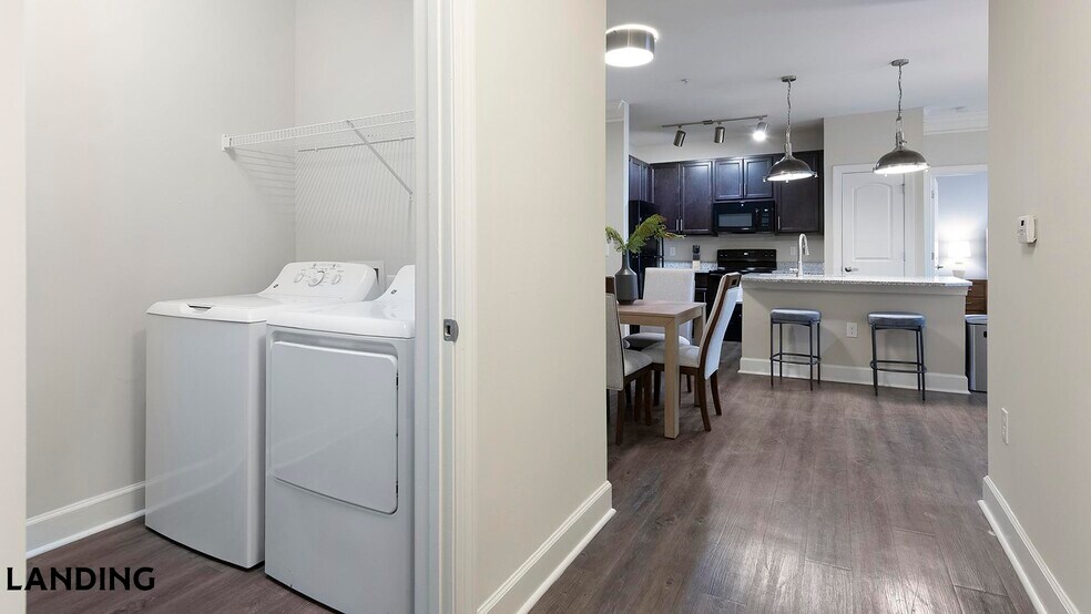 Building Photo - 3000 Daventry Cir