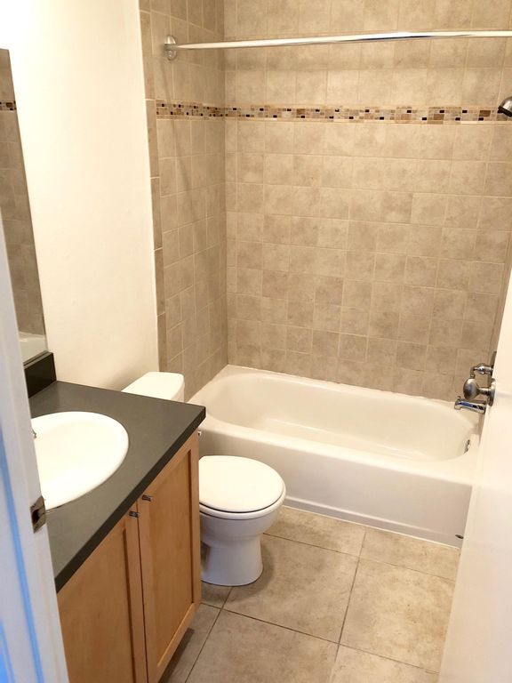 Bathroom - 937 Wilcox Ave