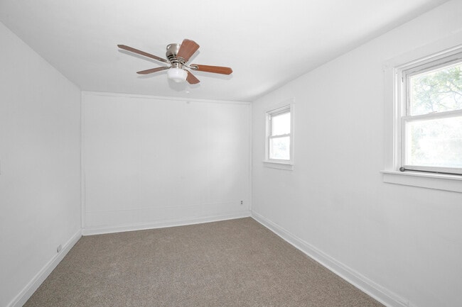 Building Photo - 235 N Ardmore Ave