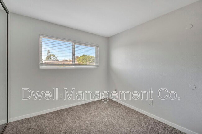 Building Photo - 805 N 3rd St