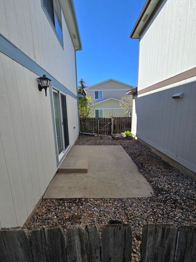 Building Photo - Three bedroom home in Franklin Square