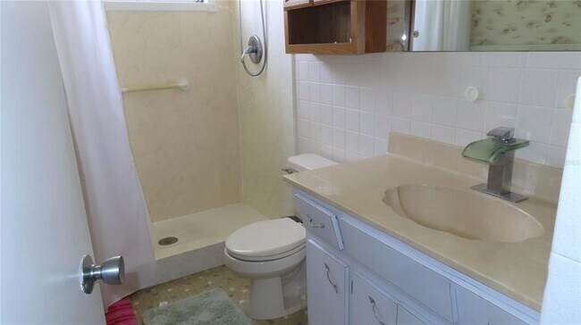 Building Photo - 2402 Ecuadorian Way