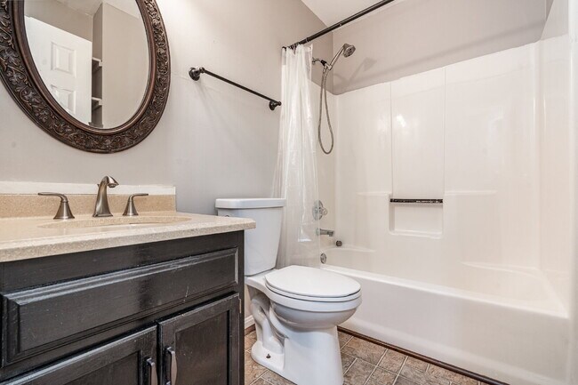 Building Photo - Charming One-Level Home in Quiet Cul-de-Sac – Available for Rent!