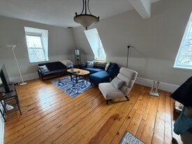 Building Photo - 123 Vinton St