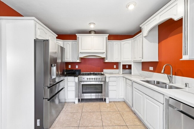 Building Photo - 133 N Tassajara Dr