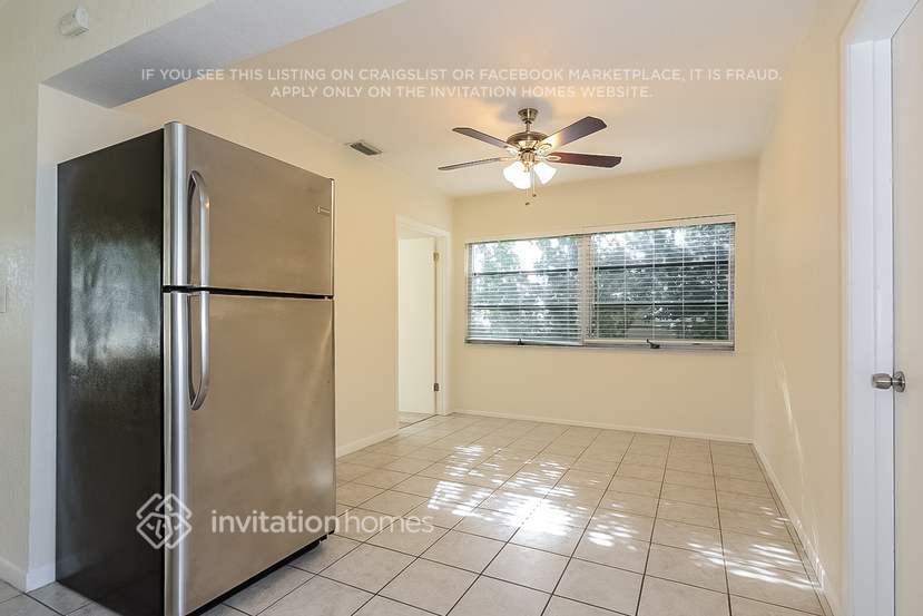 Building Photo - 2160 Riviera Dr