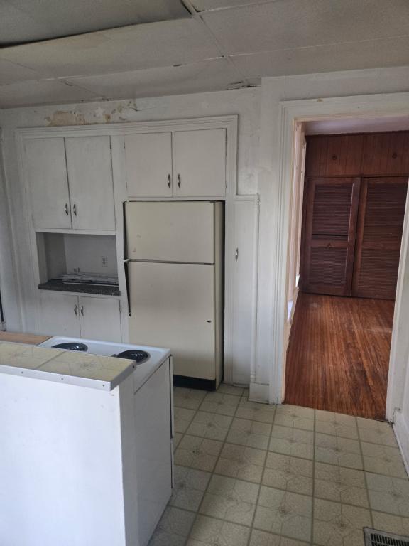 Building Photo - 538 W Broadway St