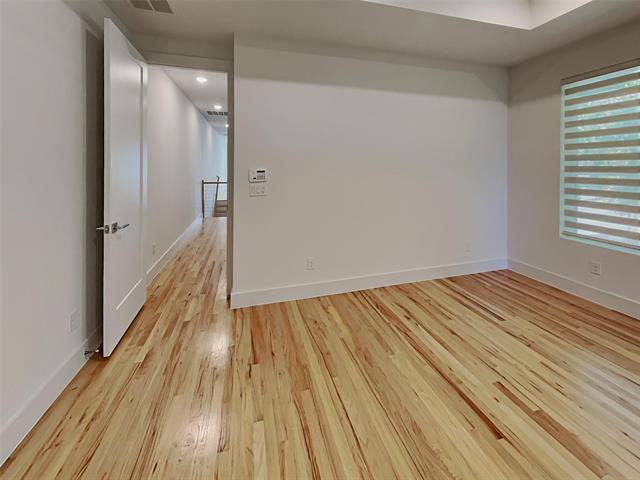 Building Photo - 2343 Vagas St