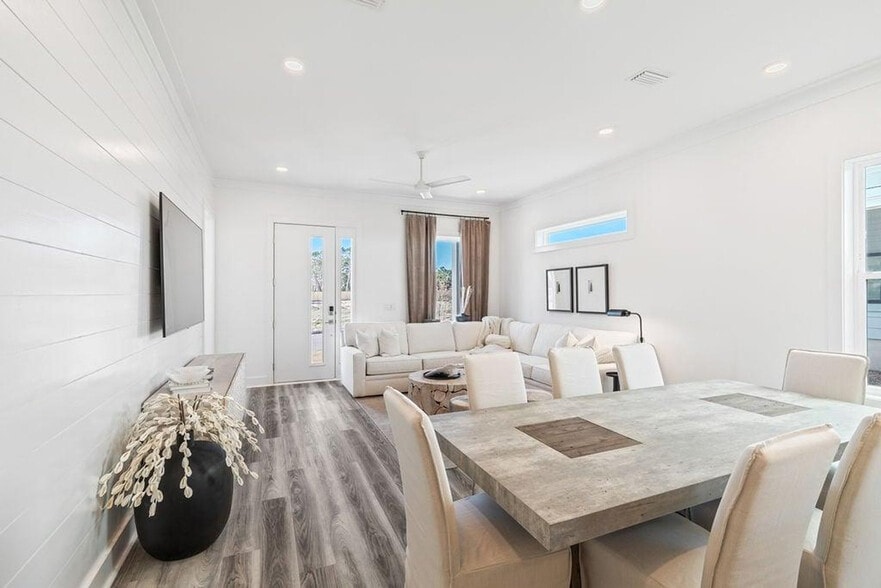 Building Photo - 24 Annabella St