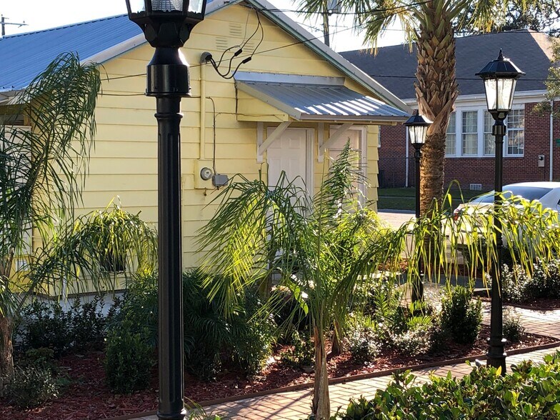 Building Photo - 714 Spring St