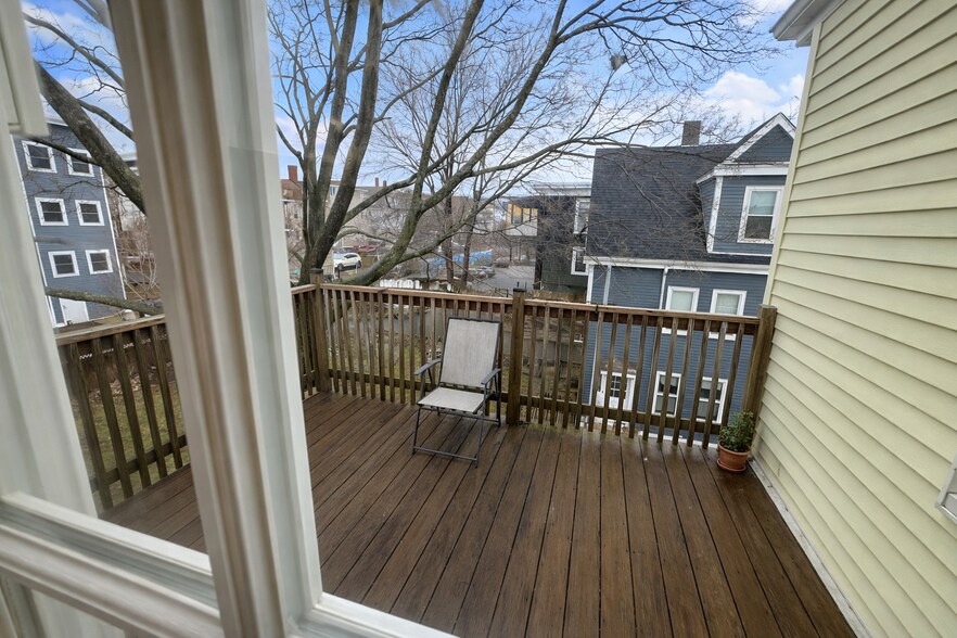 Building Photo - 50 Derby St