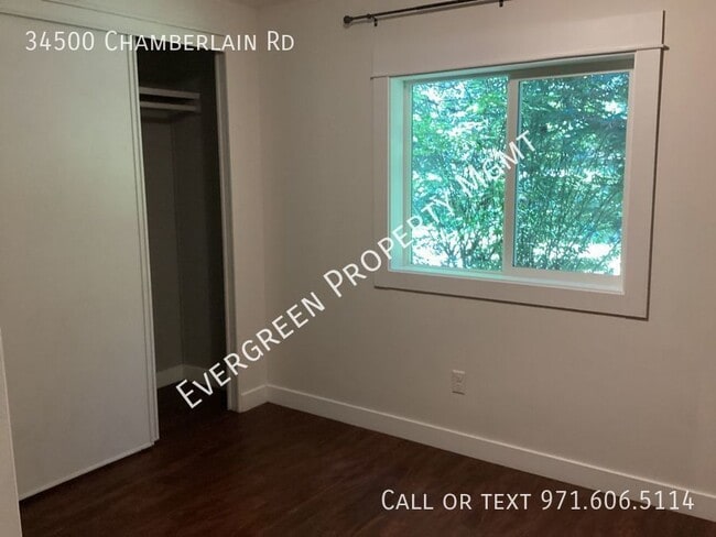 Building Photo - Private oasis with beautiful Columbia Rive...