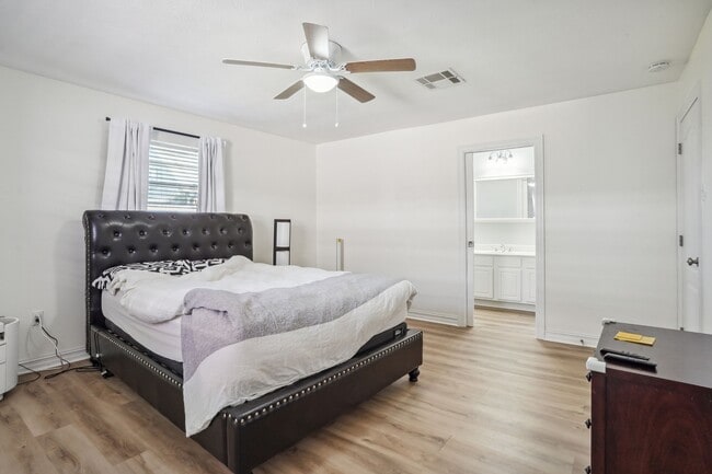 Building Photo - 2 Schill Ave