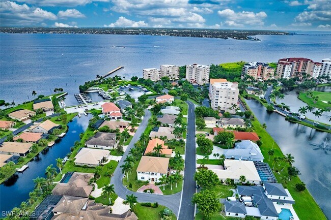 Building Photo - 14817 Laguna Dr