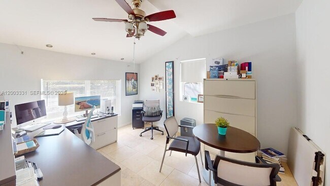 Building Photo - 951 NE 116th St