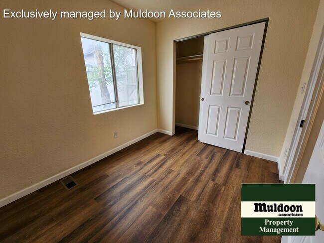 Building Photo - Remodeled 2 bed 1 bath ready now!