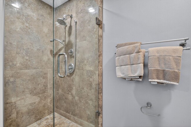 Building Photo - 805 Mainsail Cir