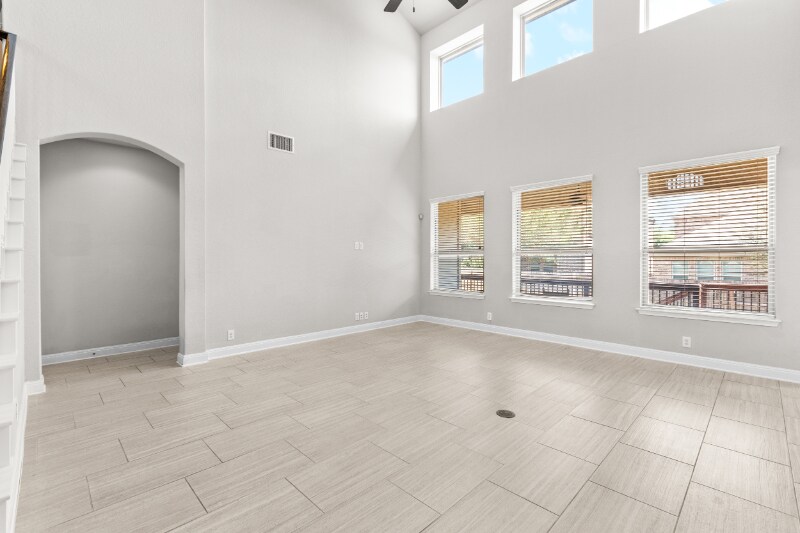 Building Photo - 27027 Oleander Chase