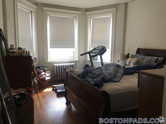 Building Photo - 1163 Boylston St